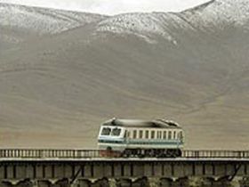 Железная дорога в горах. Фото: newsru.co.il