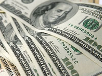Минфин планирует разрешить дипломатам получать зарплаты в долларах