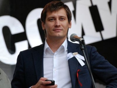 Дмитрий Гудков потребовал отменить закон о наказании за оскорбление власти