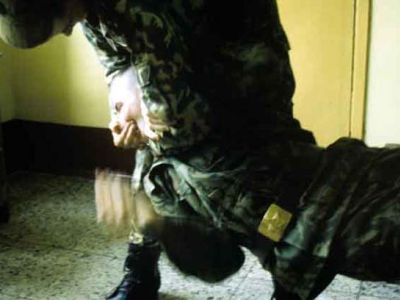 На Сахалине военнослужащий избил подчиненного: он не так заполнил документы