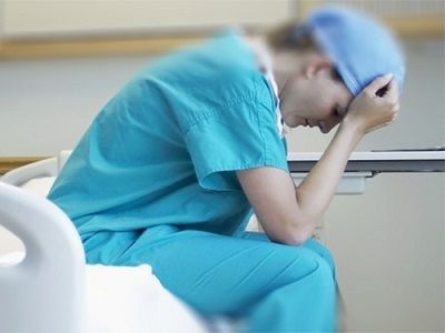 Медсестры и санитарки начали голодовку: из-за майских указов их переводят в уборщицы