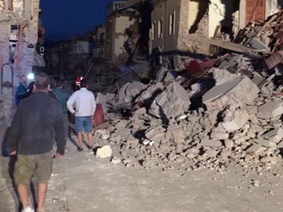 В Италии в результате землетрясения погибло не менее 13 человек