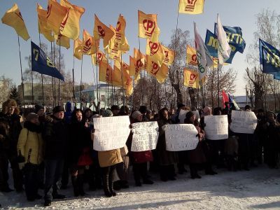 В Барнауле протестовали против создания среди дач большого мусорного полигона