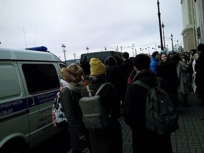 Эвакуация в Петербурге. Фото: angelina.lk