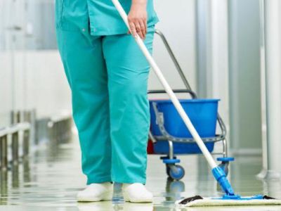 Отказавшимся переходить в уборщицы санитаркам отказывают в полном пособии