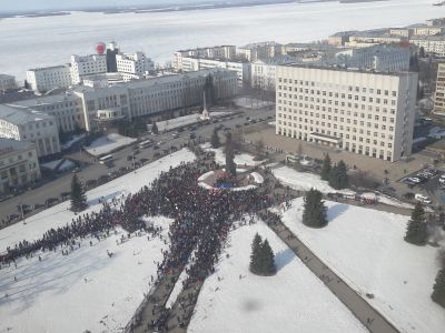 В Архангельске несколько тысяч жителей вышли на антимусорный митинг