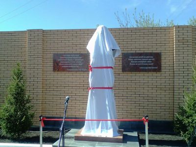 В Новосибирске 9 мая открыли памятник И. Сталину