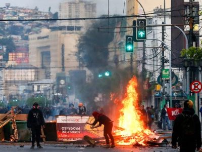 В ходе беспорядков в Чили погибли 11 человек