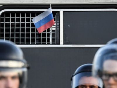 На активистку в Новосибирске завели уголовное дело за нападении на сотрудника полиции