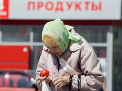 Пенсионерам из Свердловской области на выборах раздадут продуктовые карточки 