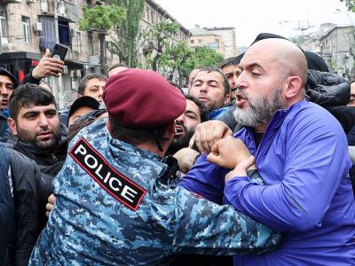 Акция протеста в Ереване с требованиями отставки Никола Пашиняна. Фото: Ваграм Багдасарян / Photolure / ТАСС