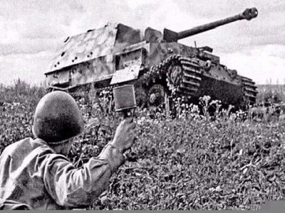 На танк с гранатой Великая Отечественная