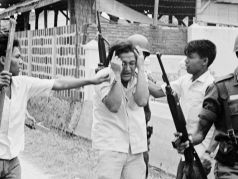 Арест человека парамилитарными группировками при попустительстве военных, Индонезия, 1965. Фото: scmp.com