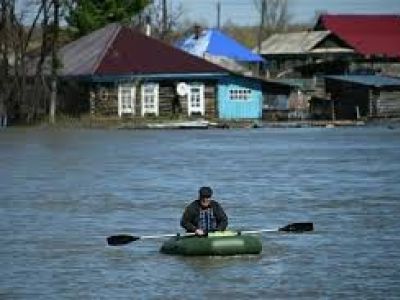 Последствия паводка из-за прорванной дамбы на реке Ишим в Омской области. Фото: Алексей Мальгавко / РИА Новости