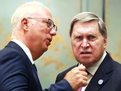 Кирилл Дмитриев и Юрий Ушаков. Фото: dzen.ru